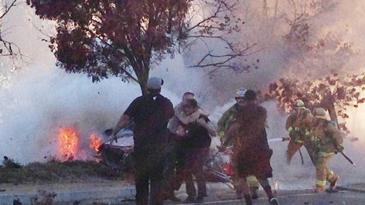 Φωτογραφίες: Όταν οι φίλοι του Walker όρμησαν στις φλόγες για να τον σώσουν...